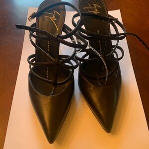 Black leather Giuseppe Zanotti design